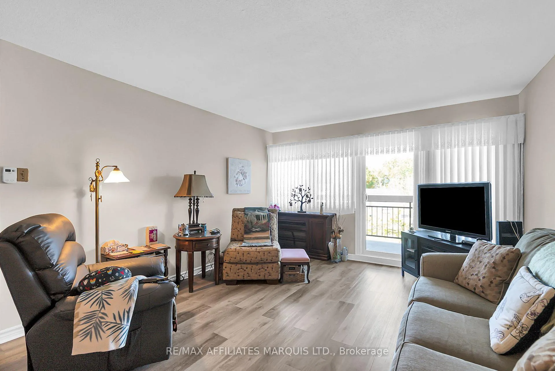 Photo 6 of Unit 302, 308 Second Street E, Cornwall — HOMEH