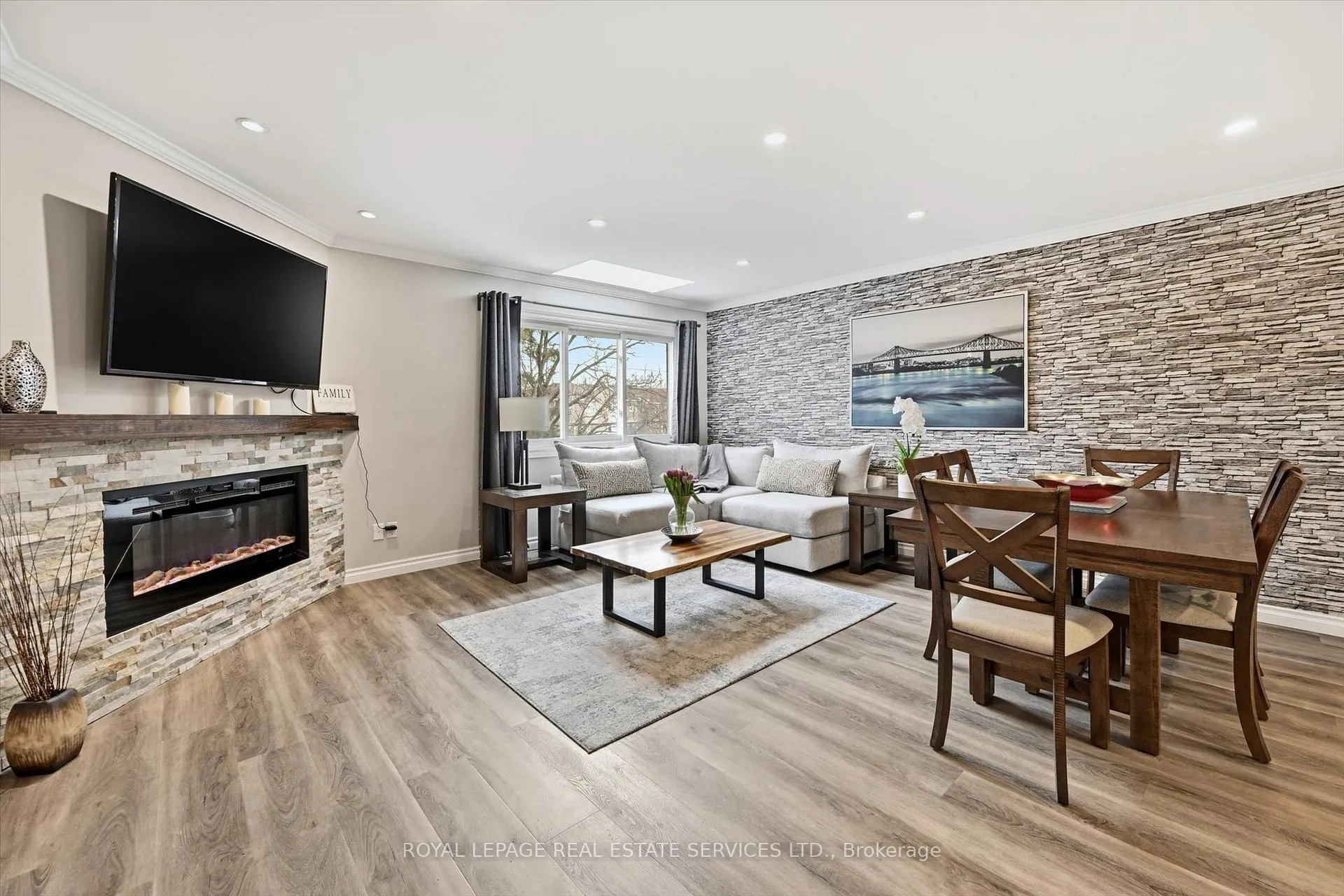 Photo 4 of Unit 51, 26 Moss Boulevard, Hamilton, Dundas — HOMEH