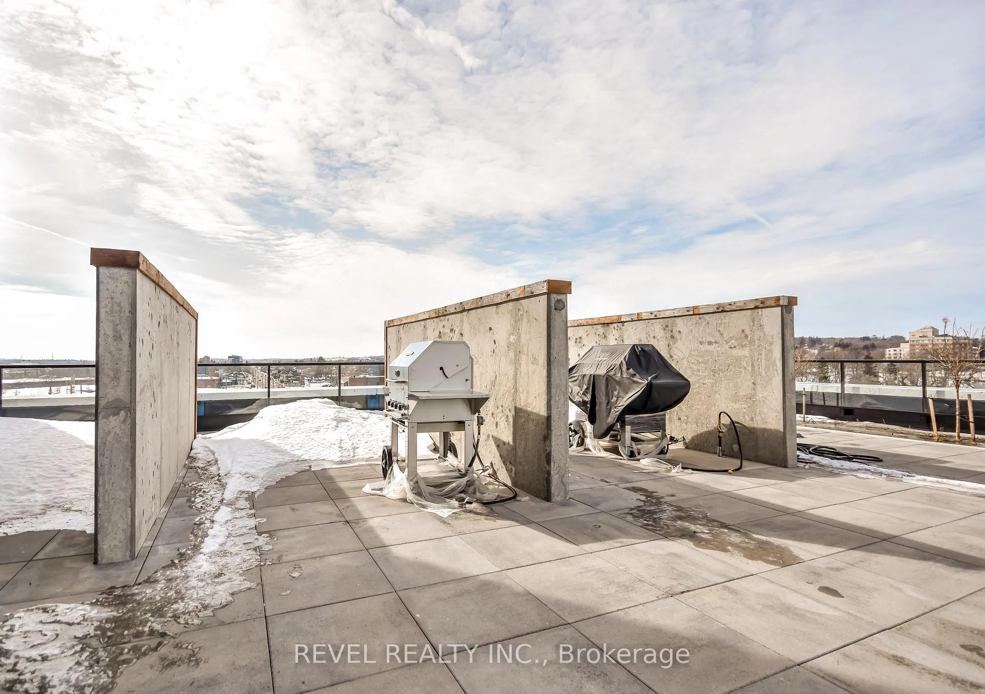 Photo 31 of Unit 2502, 39 Mary Street, Barrie, City Centre — HOMEH