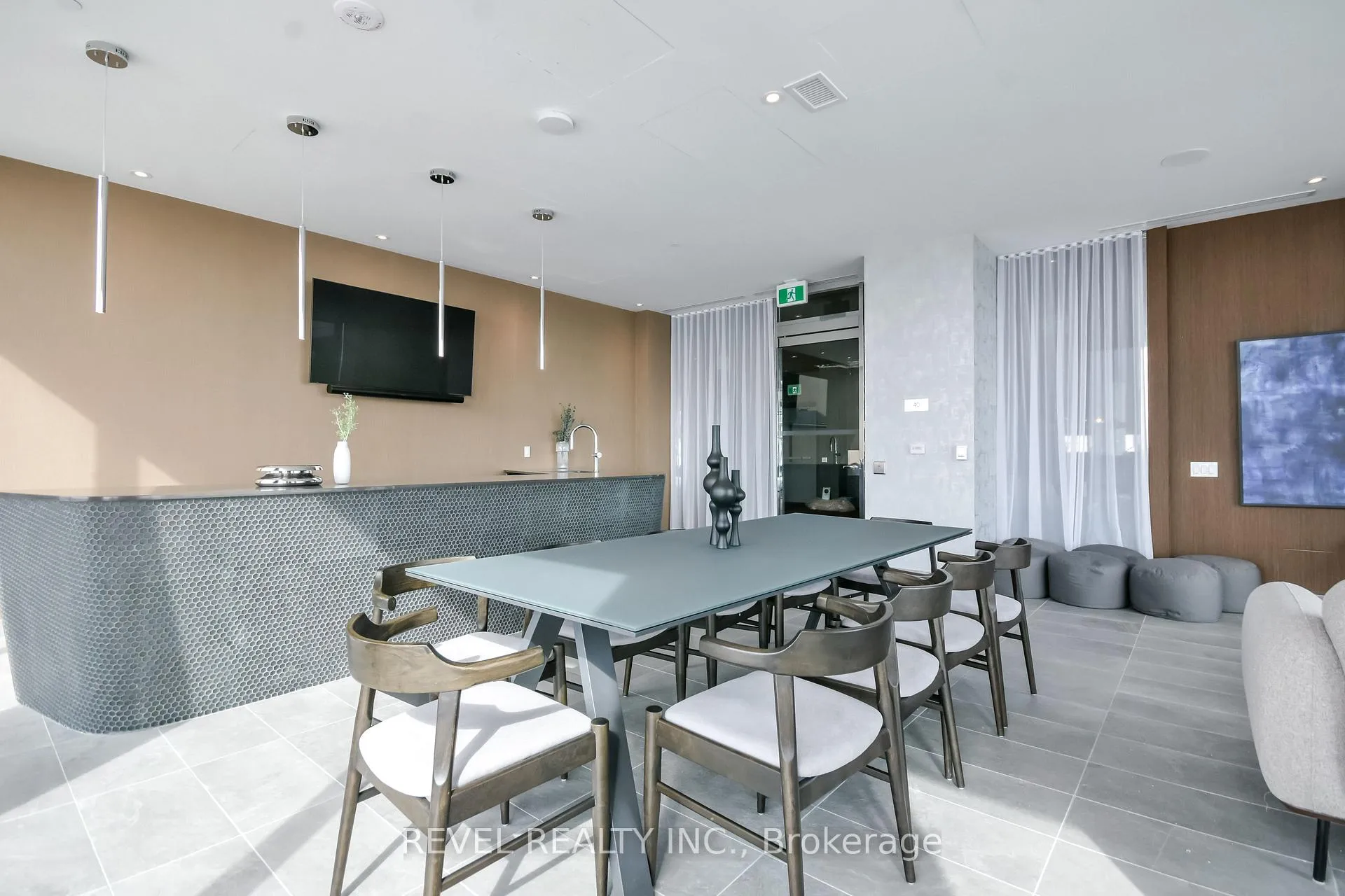 Photo 45 of Unit 2502, 39 Mary Street, Barrie, City Centre — HOMEH
