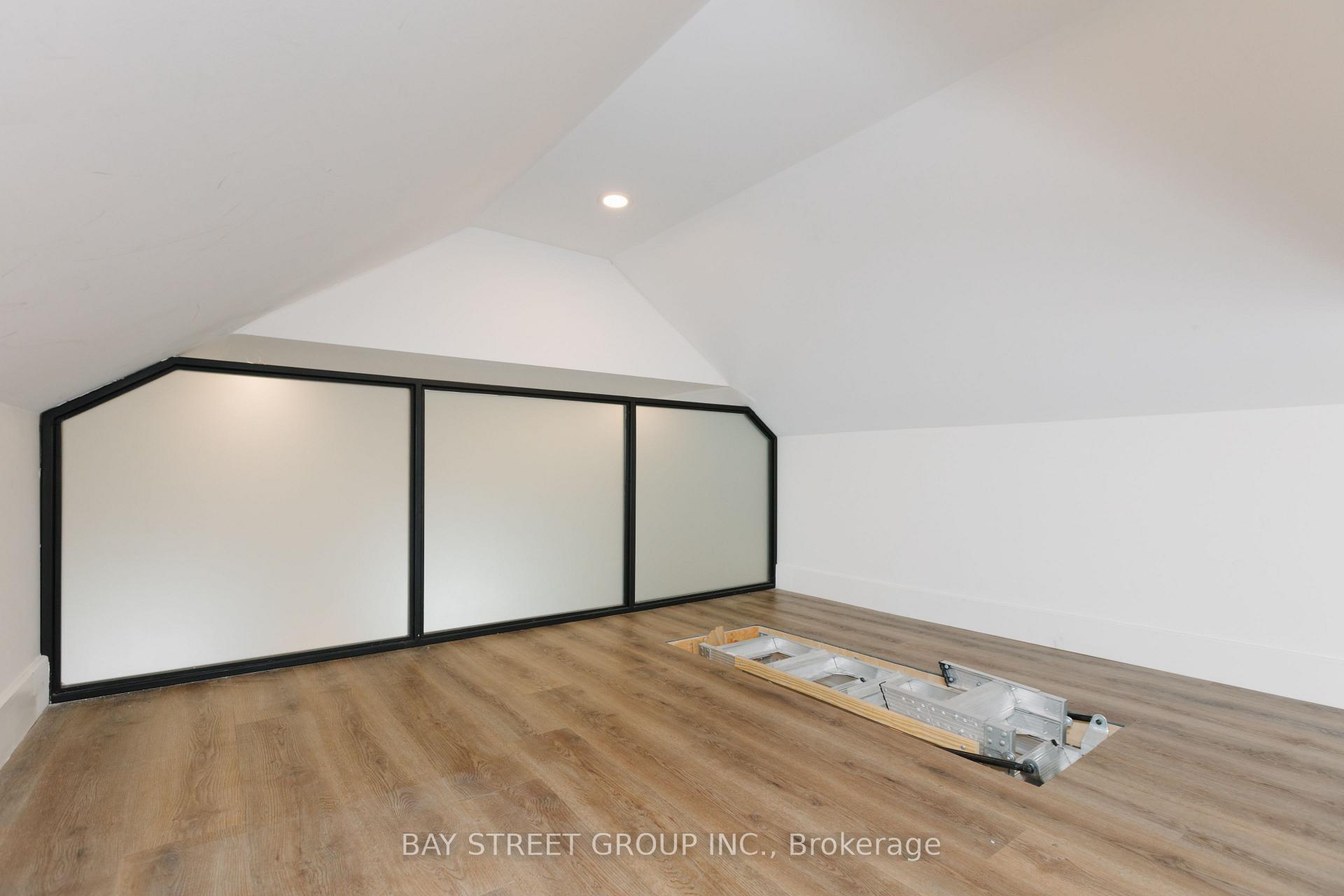 Photo 2 of 111 Frankdale Avenue E, Toronto, Danforth Village-East York — HOMEH