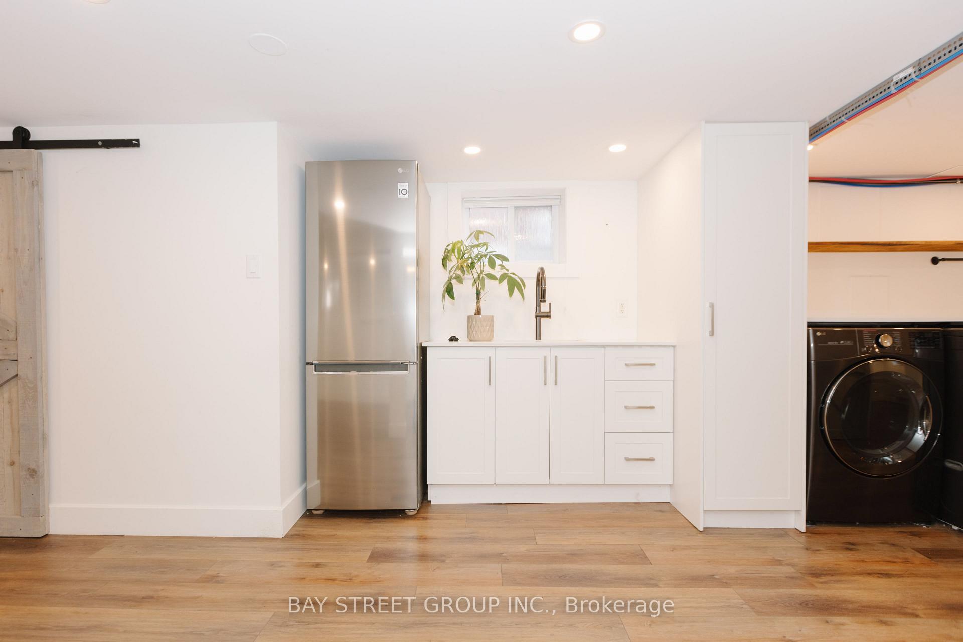 Photo 11 of 111 Frankdale Avenue E, Toronto, Danforth Village-East York — HOMEH
