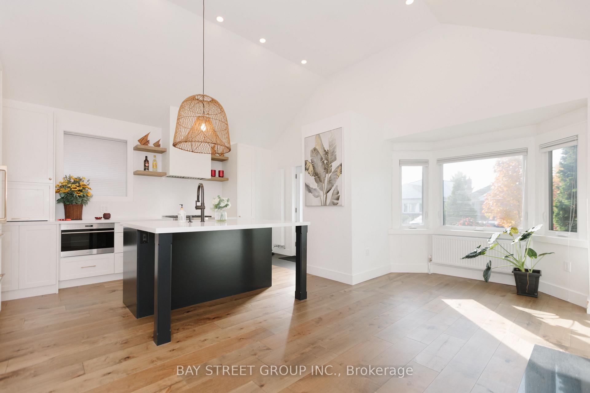 Photo 16 of 111 Frankdale Avenue E, Toronto, Danforth Village-East York — HOMEH