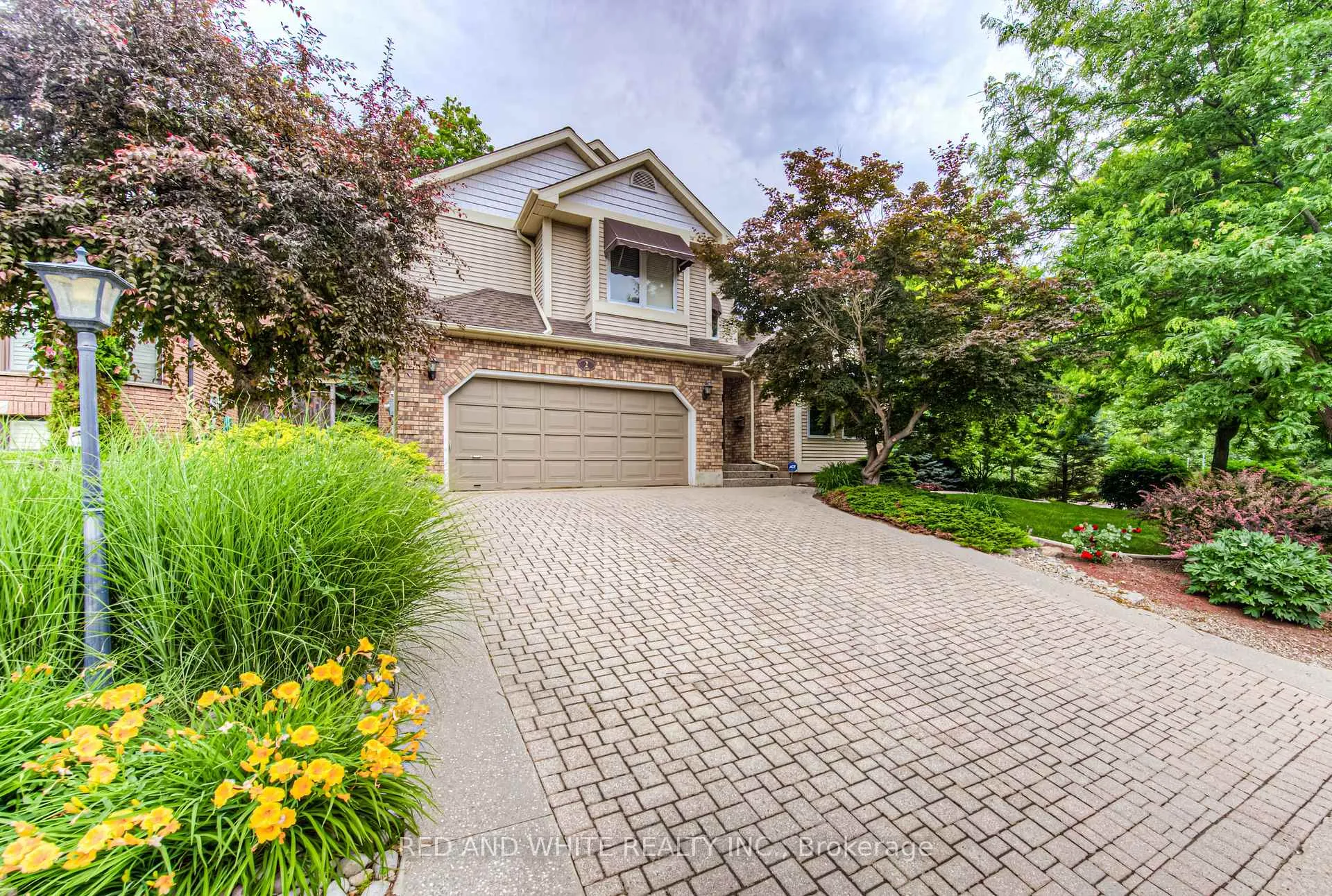 Photo 2 of 2 Morningview Place, Kitchener — HOMEH