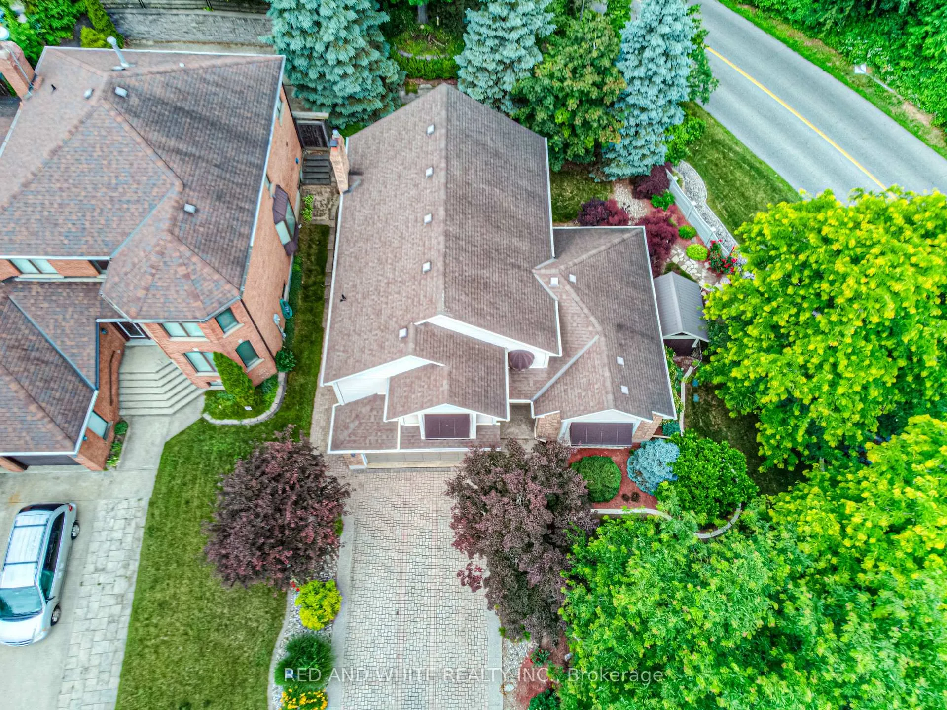 Photo 10 of 2 Morningview Place, Kitchener — HOMEH