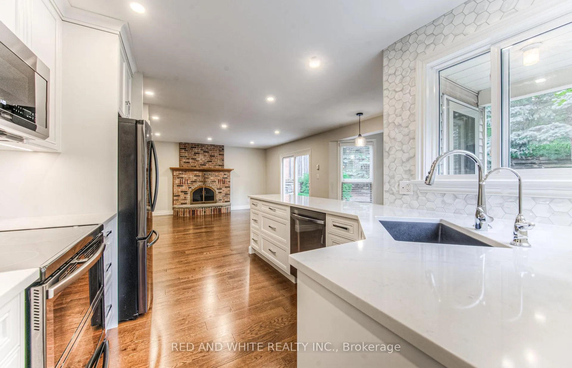 Photo 15 of 2 Morningview Place, Kitchener — HOMEH