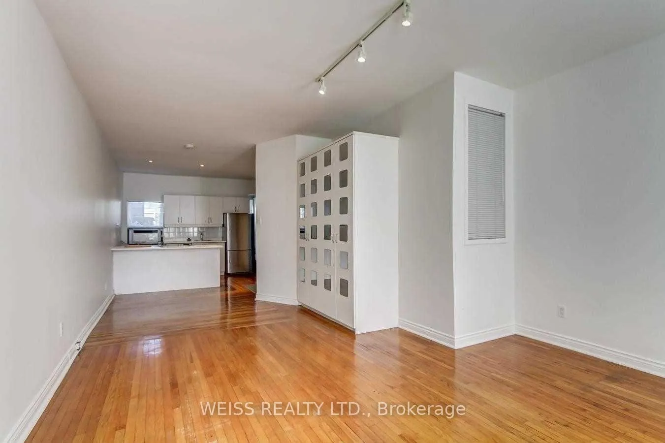 Photo 5 of Unit 2nd Fl, 1114 Queen Street W, Toronto, Trinity-Bellwoods — HOMEH