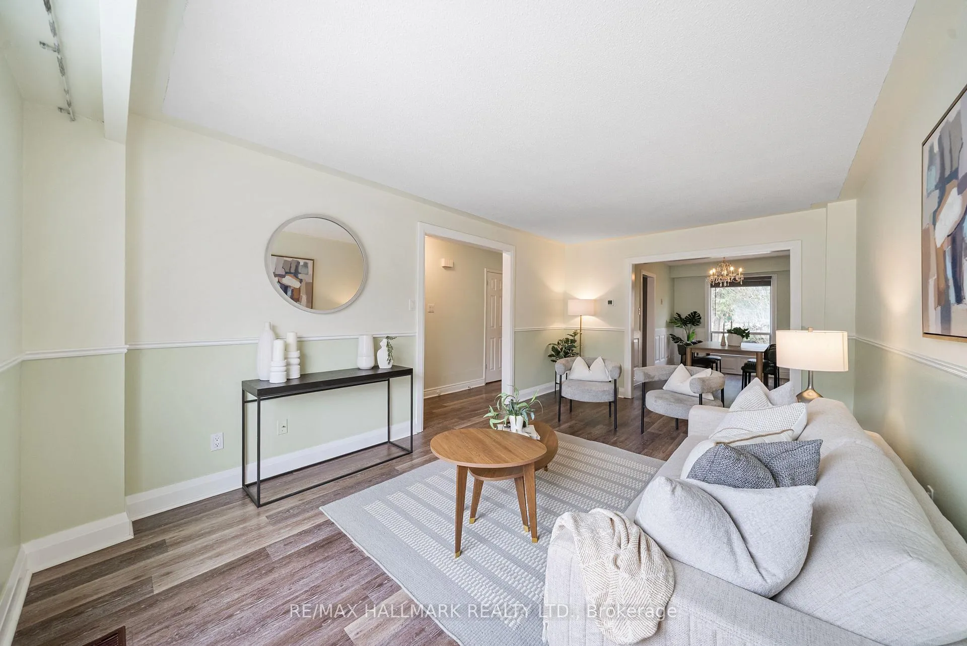 Photo 5 of 11 Tangle Briar Way, North York, Bayview Village — HOMEH
