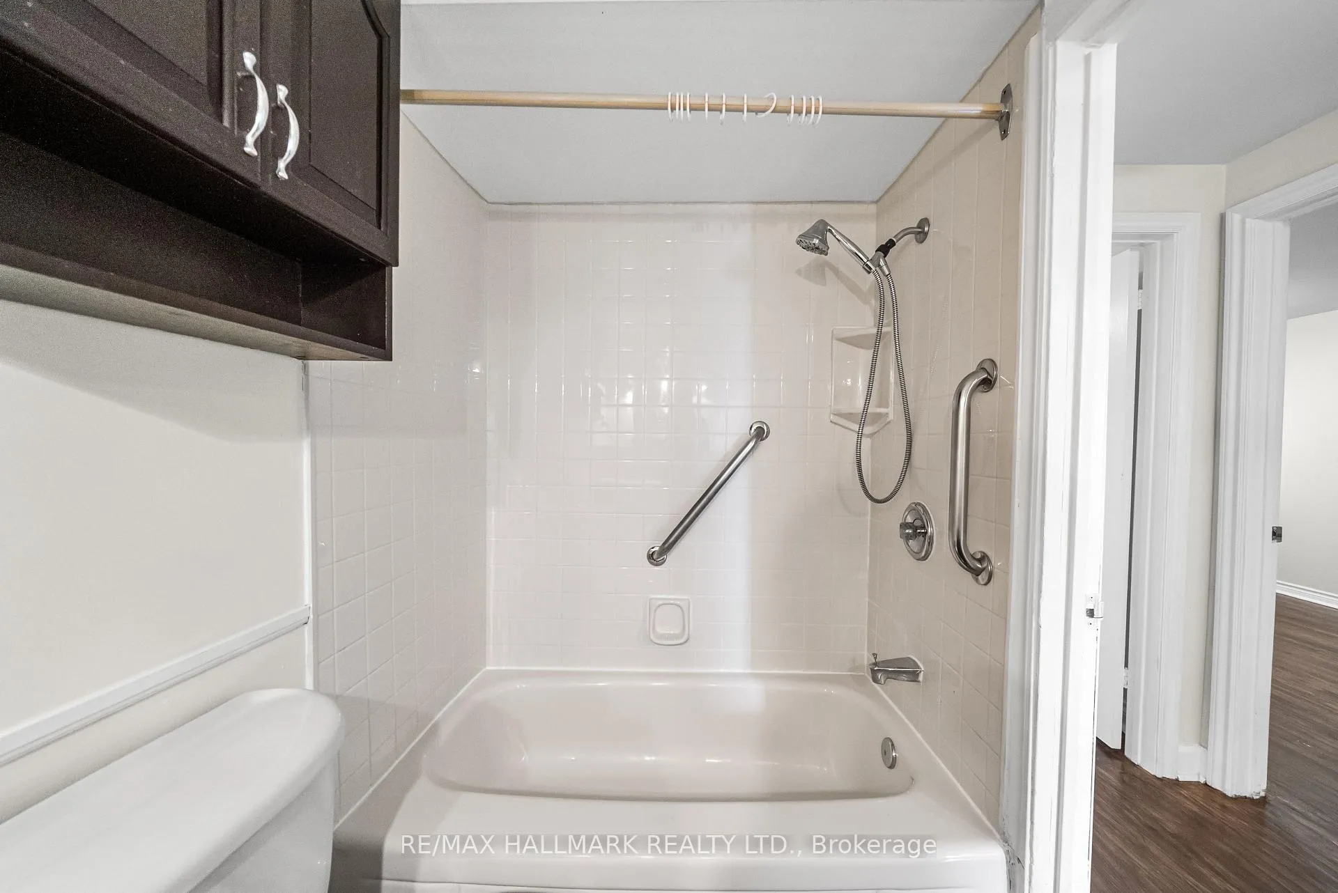Photo 21 of 11 Tangle Briar Way, North York, Bayview Village — HOMEH
