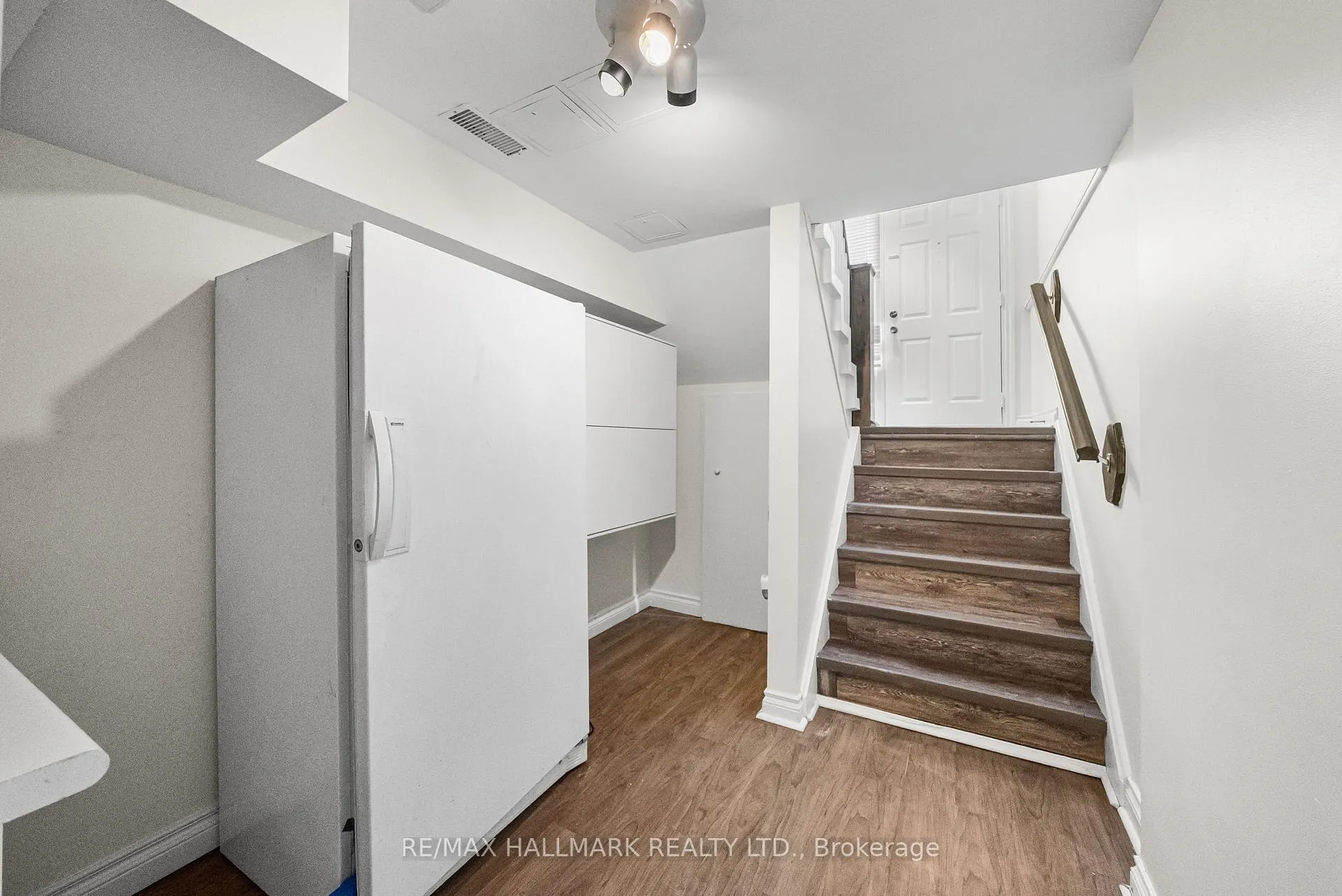 Photo 22 of 11 Tangle Briar Way, North York, Bayview Village — HOMEH