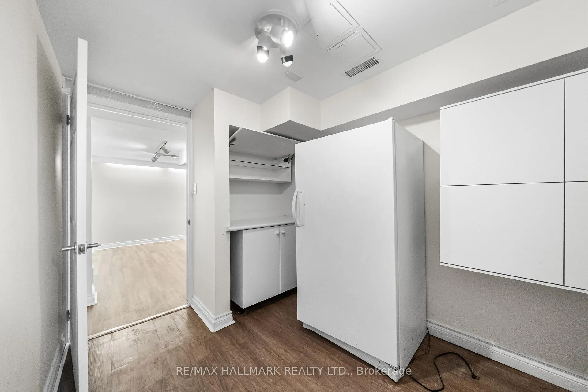 Photo 23 of 11 Tangle Briar Way, North York, Bayview Village — HOMEH