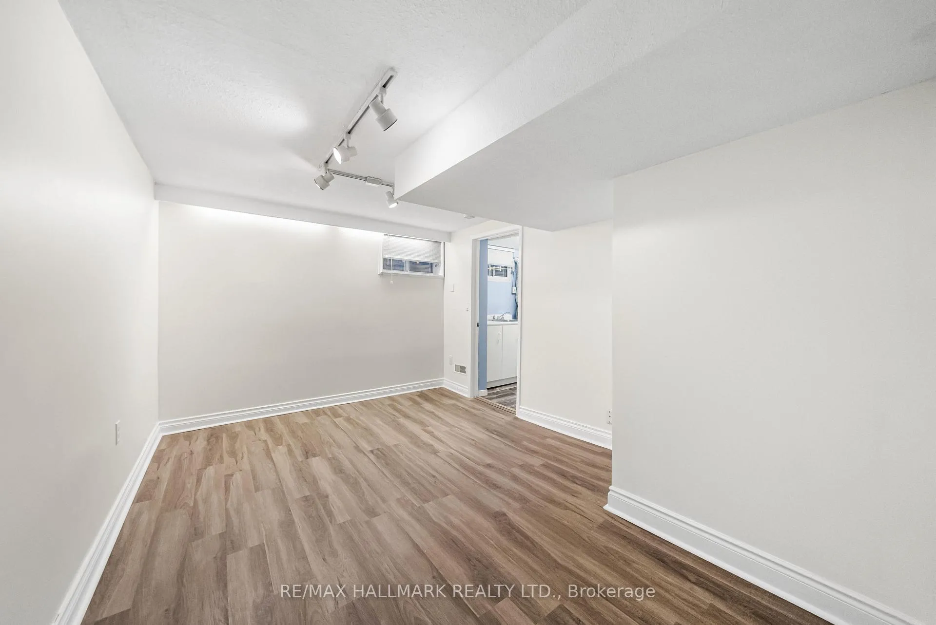 Photo 25 of 11 Tangle Briar Way, North York, Bayview Village — HOMEH