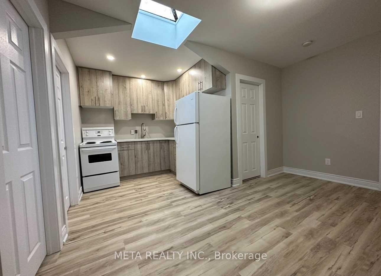 Front of Unit 1A, 1639 Eglinton Avenue W