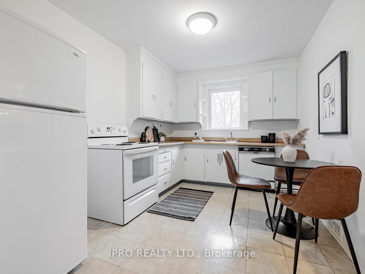 Photo 10 of 16 Elswick Road, Toronto, O'Connor-Parkview — HOMEH