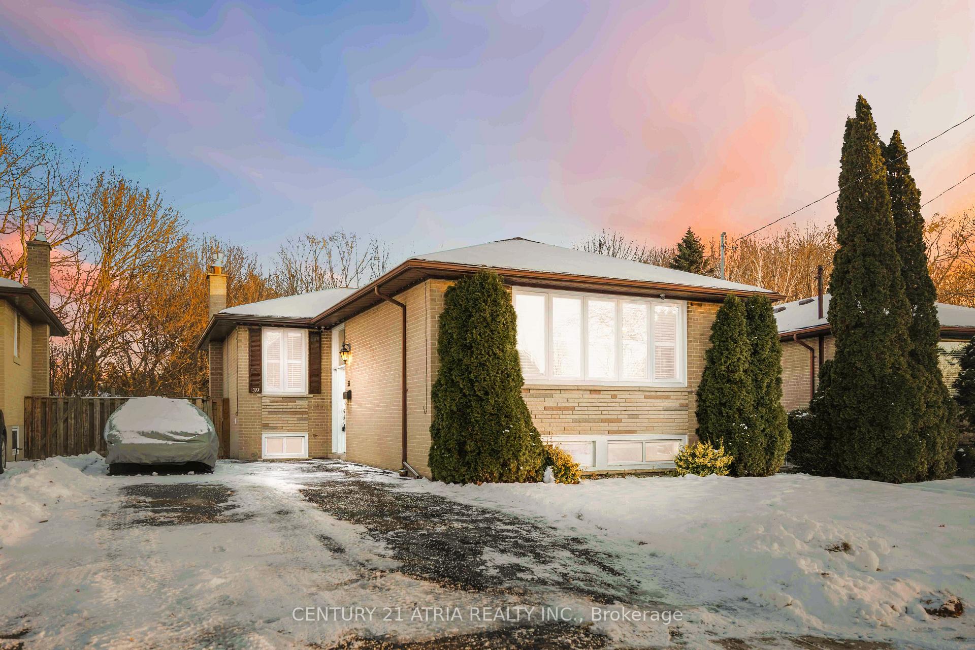 Photo 2 of 39 Amberdale Drive, Scarborough, Bendale — HOMEH
