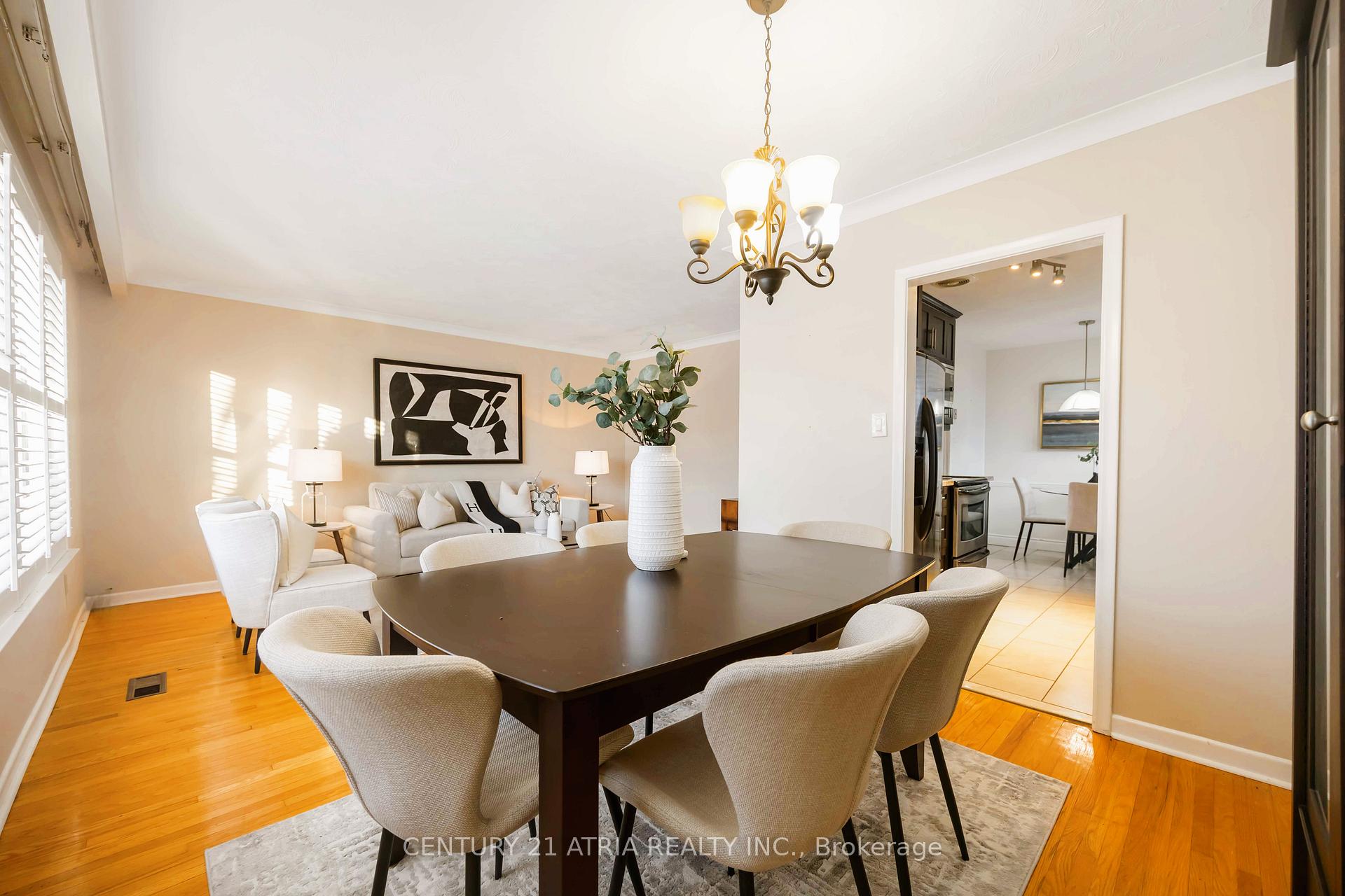 Photo 12 of 39 Amberdale Drive, Scarborough, Bendale — HOMEH