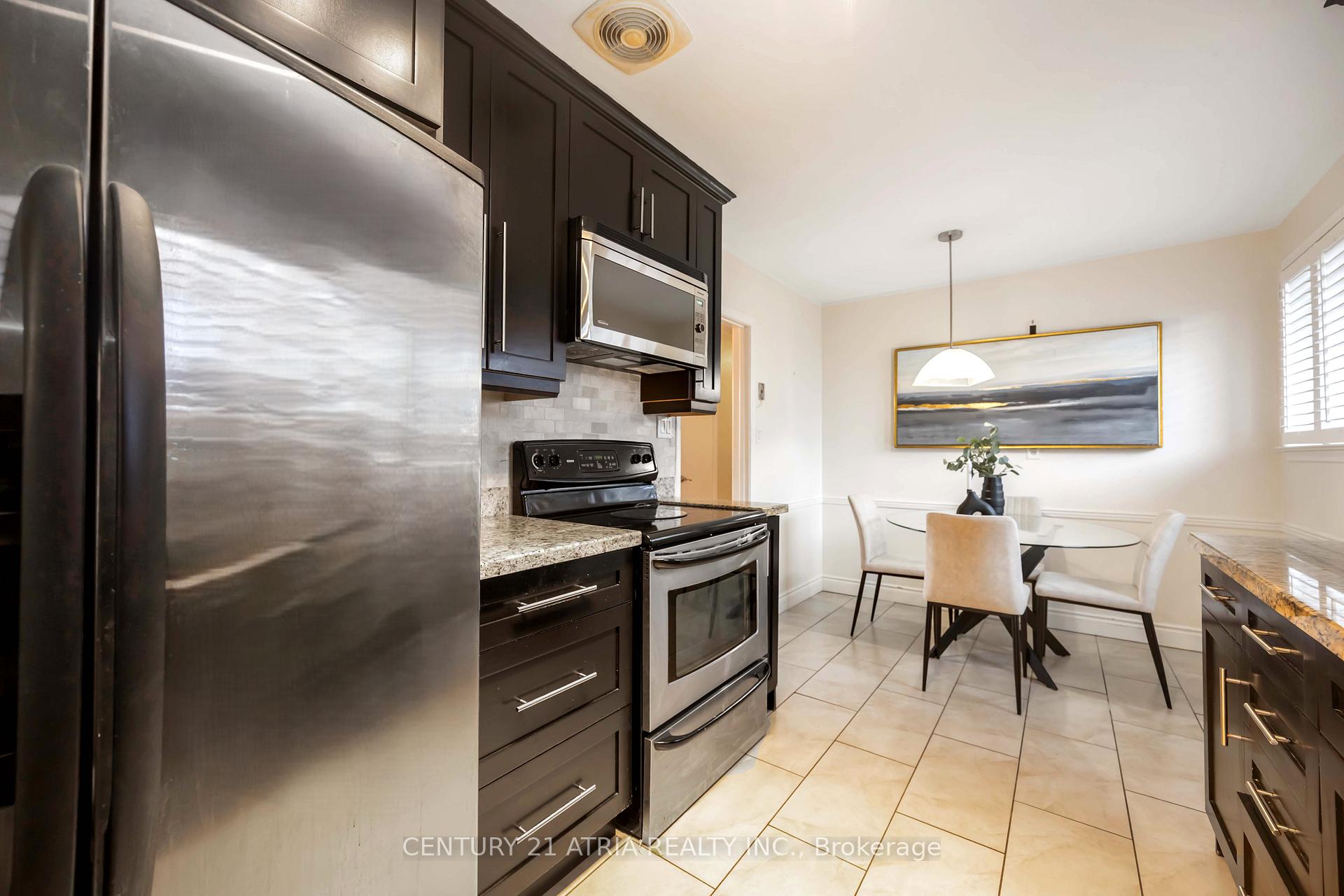Photo 13 of 39 Amberdale Drive, Scarborough, Bendale — HOMEH