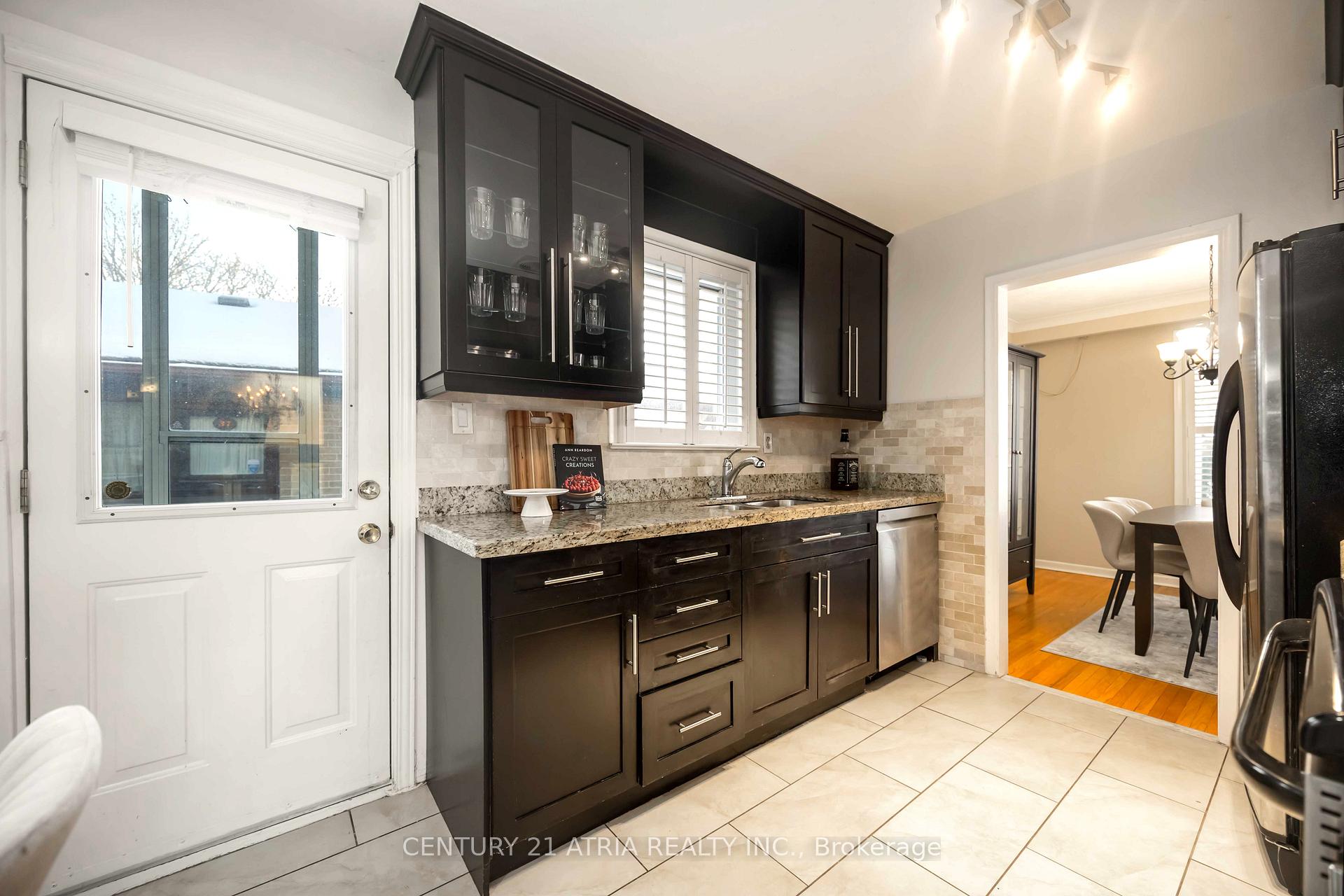 Photo 16 of 39 Amberdale Drive, Scarborough, Bendale — HOMEH