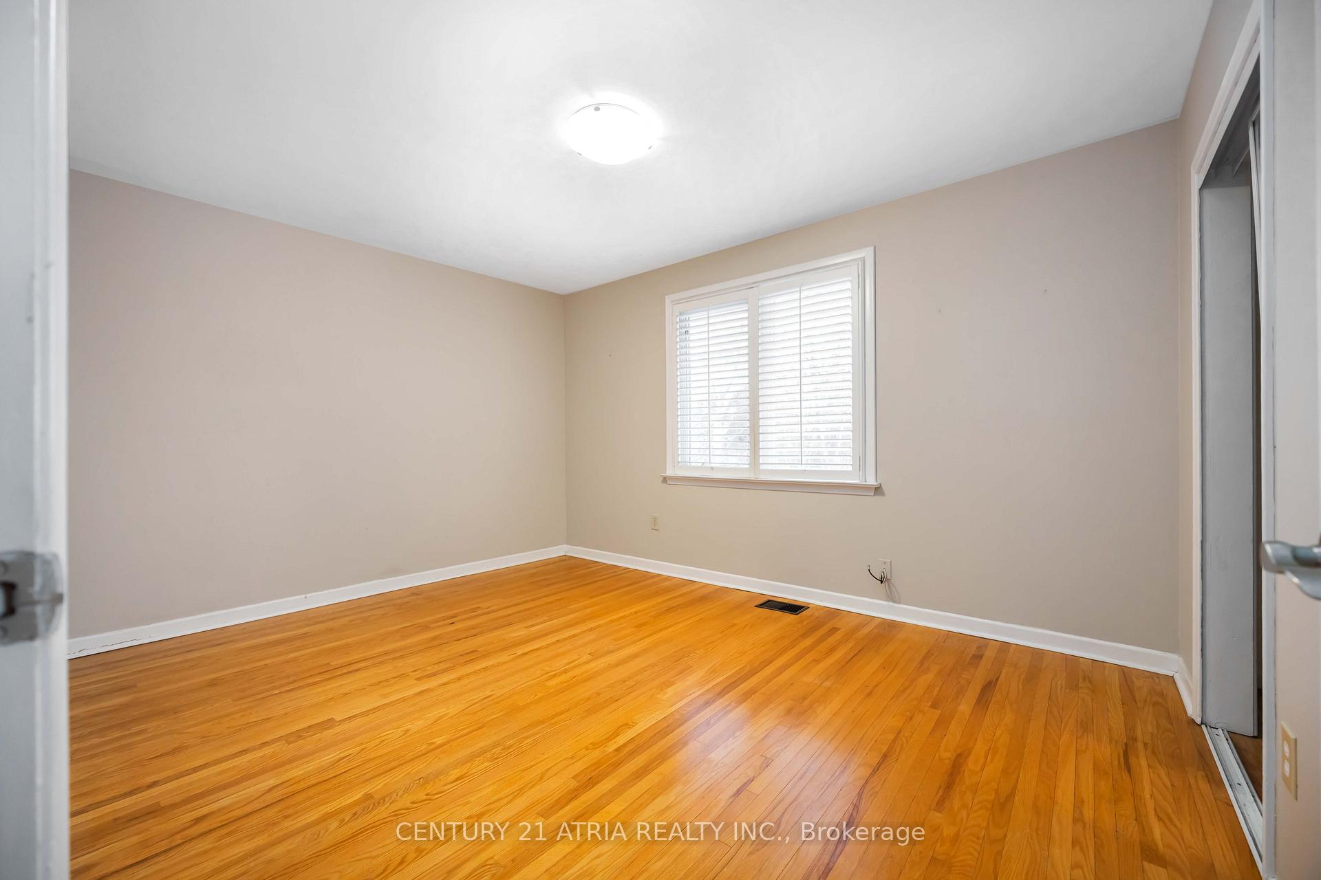Photo 24 of 39 Amberdale Drive, Scarborough, Bendale — HOMEH