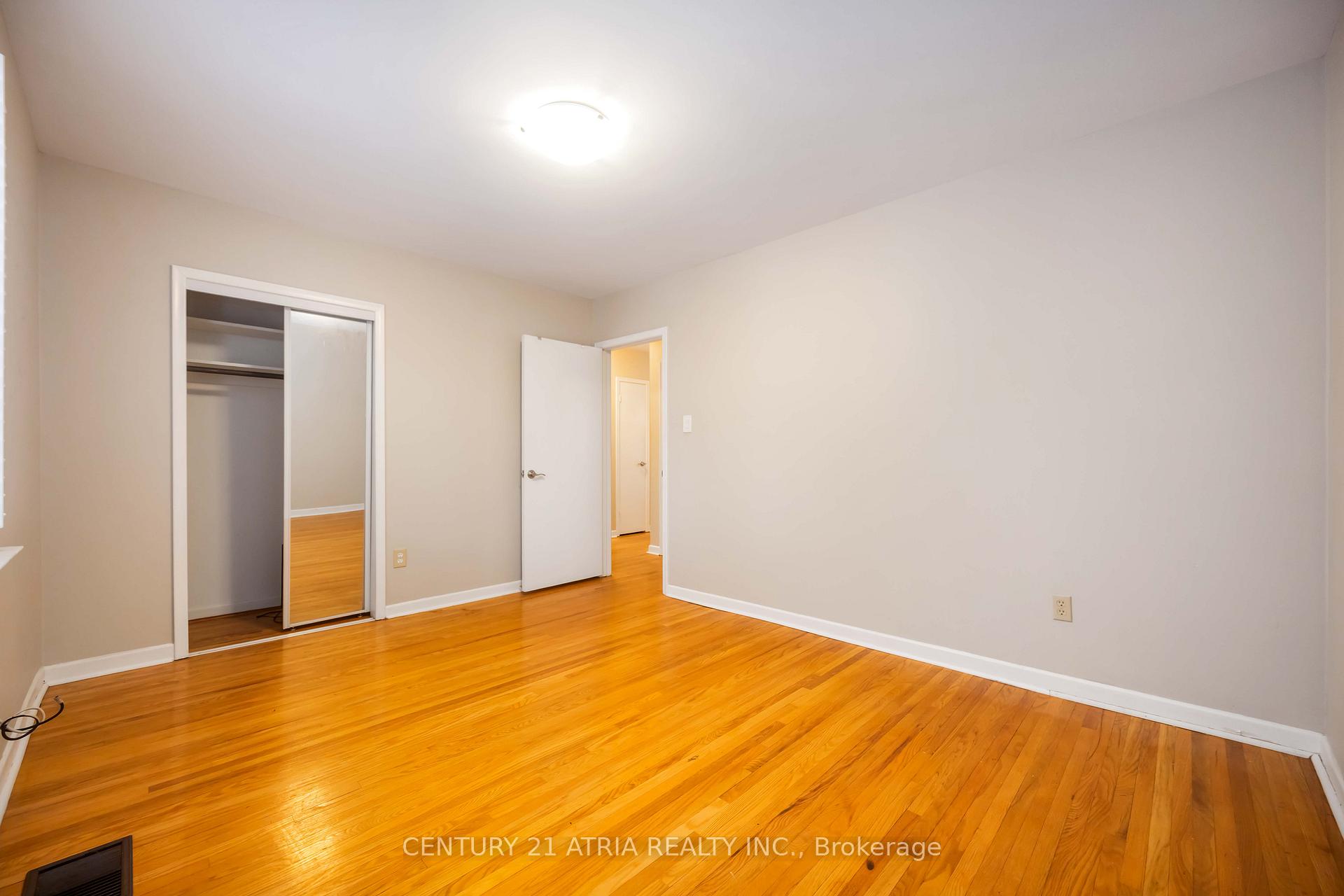 Photo 25 of 39 Amberdale Drive, Scarborough, Bendale — HOMEH