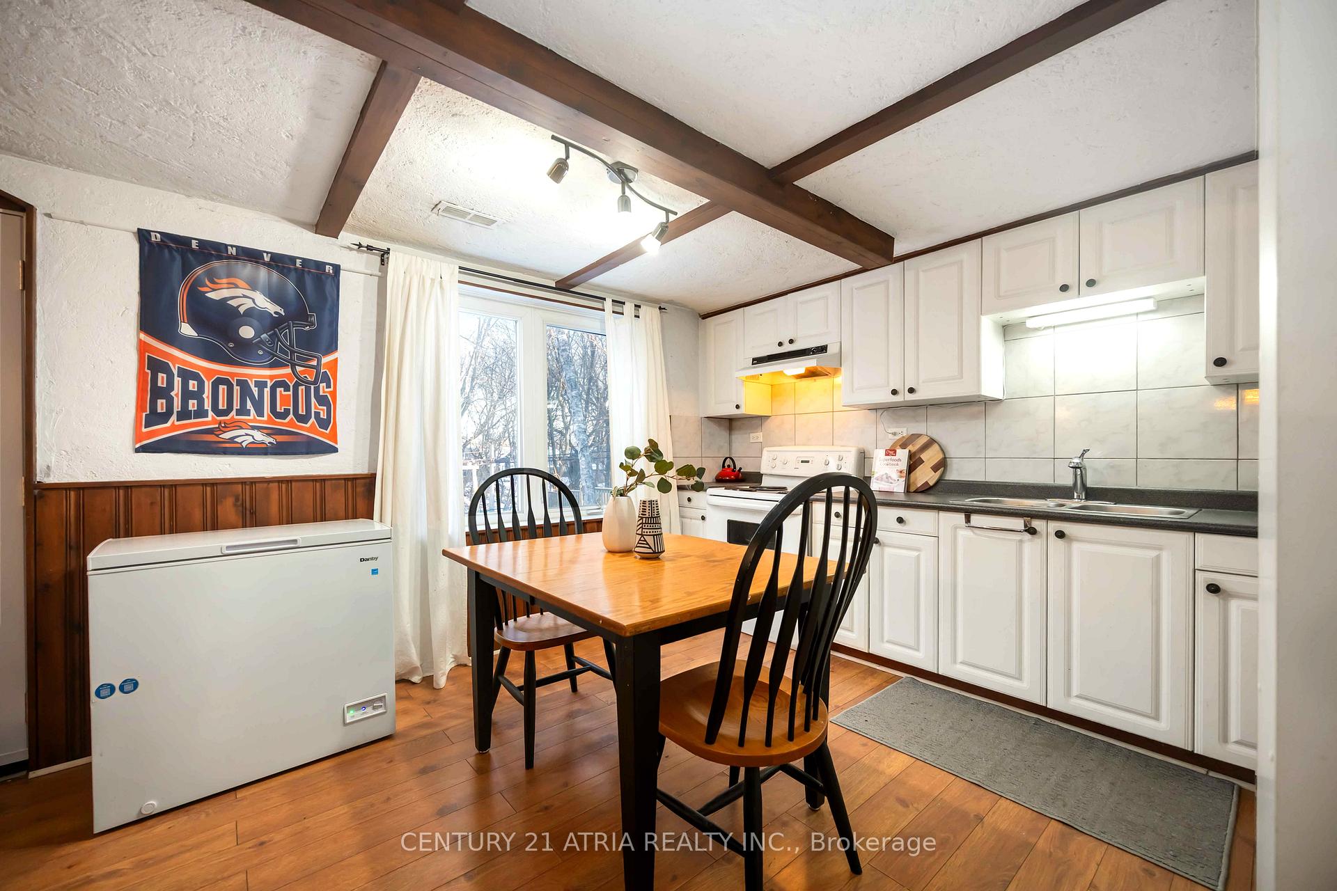 Photo 35 of 39 Amberdale Drive, Scarborough, Bendale — HOMEH