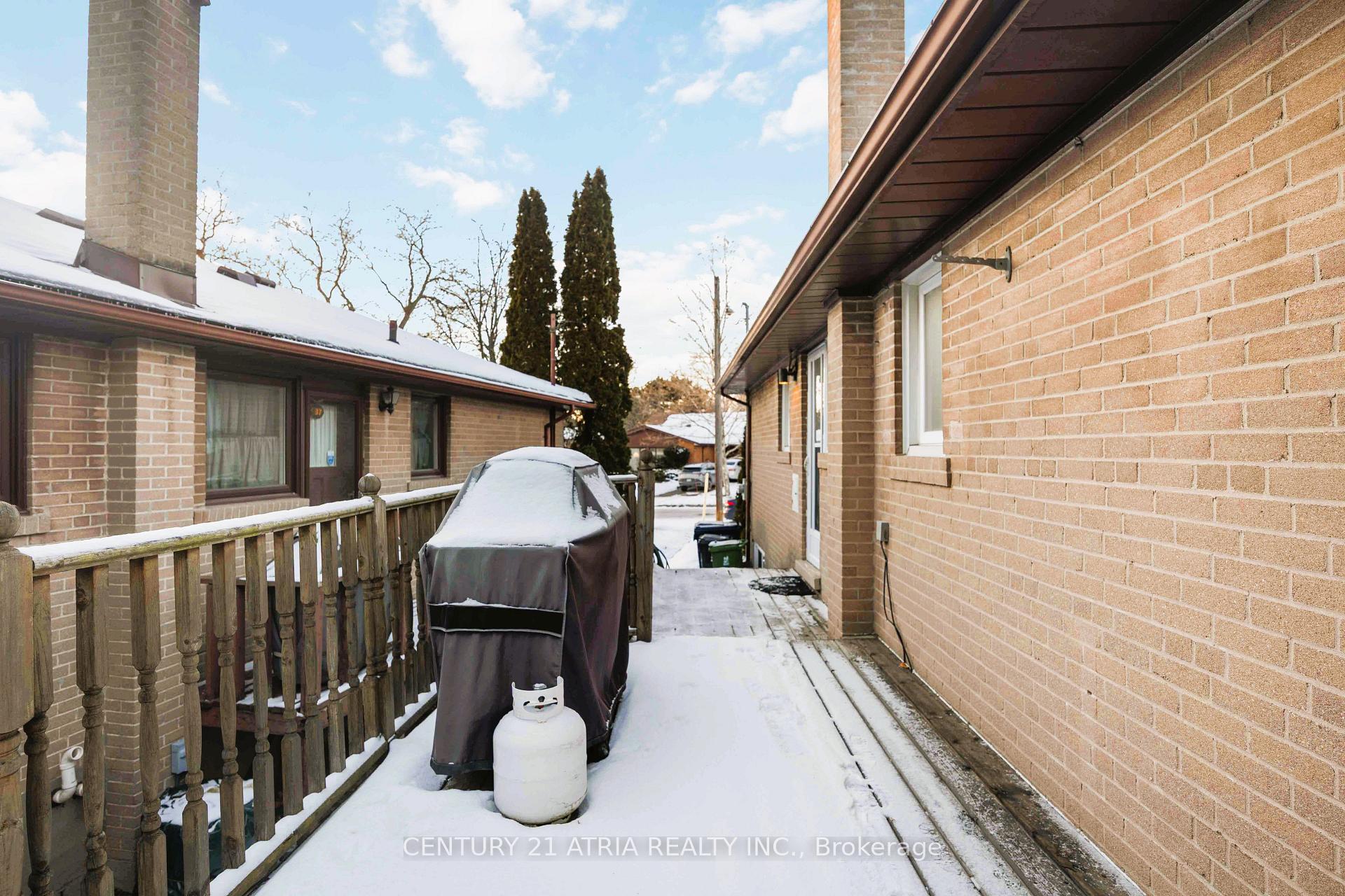 Photo 43 of 39 Amberdale Drive, Scarborough, Bendale — HOMEH
