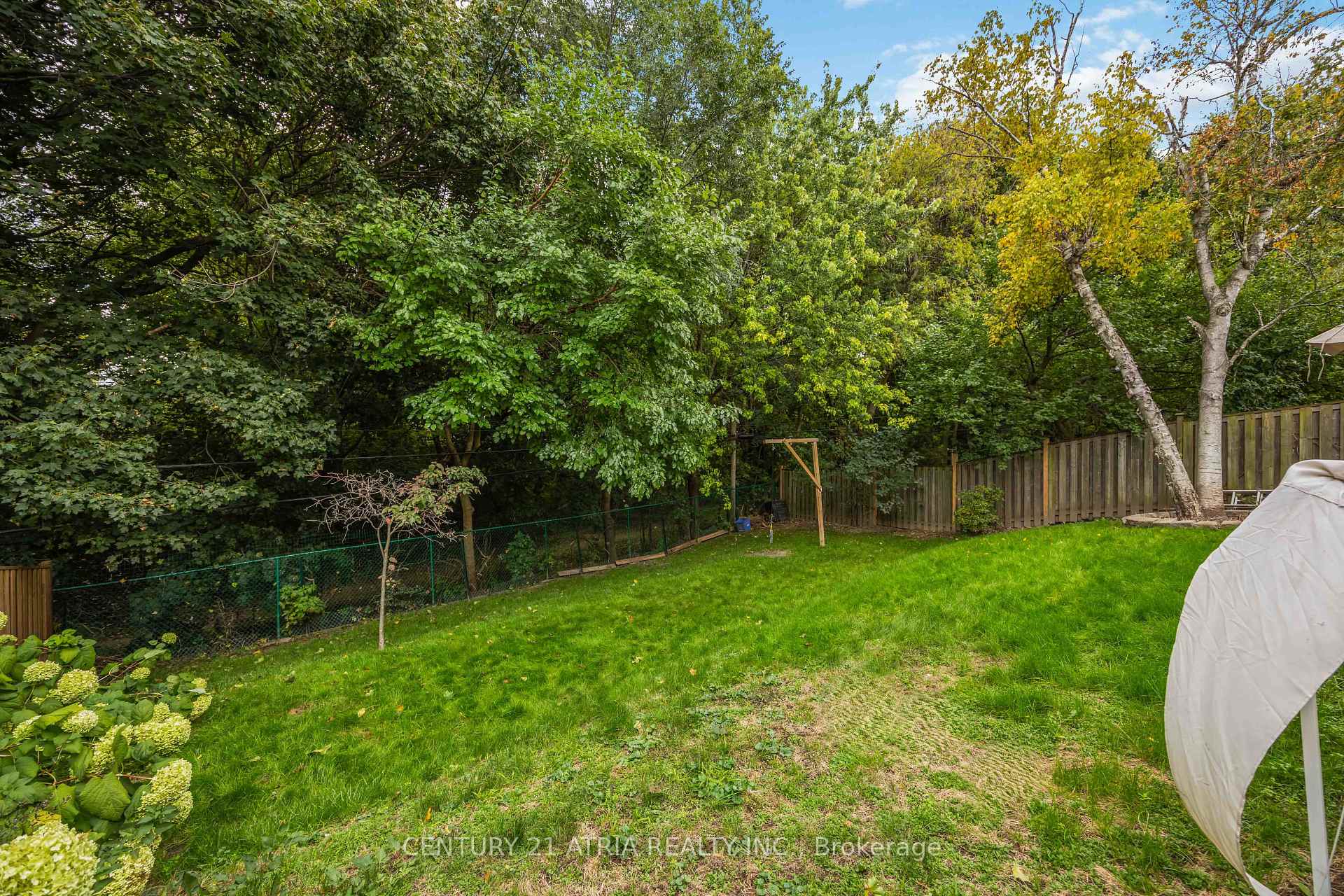 Photo 48 of 39 Amberdale Drive, Scarborough, Bendale — HOMEH
