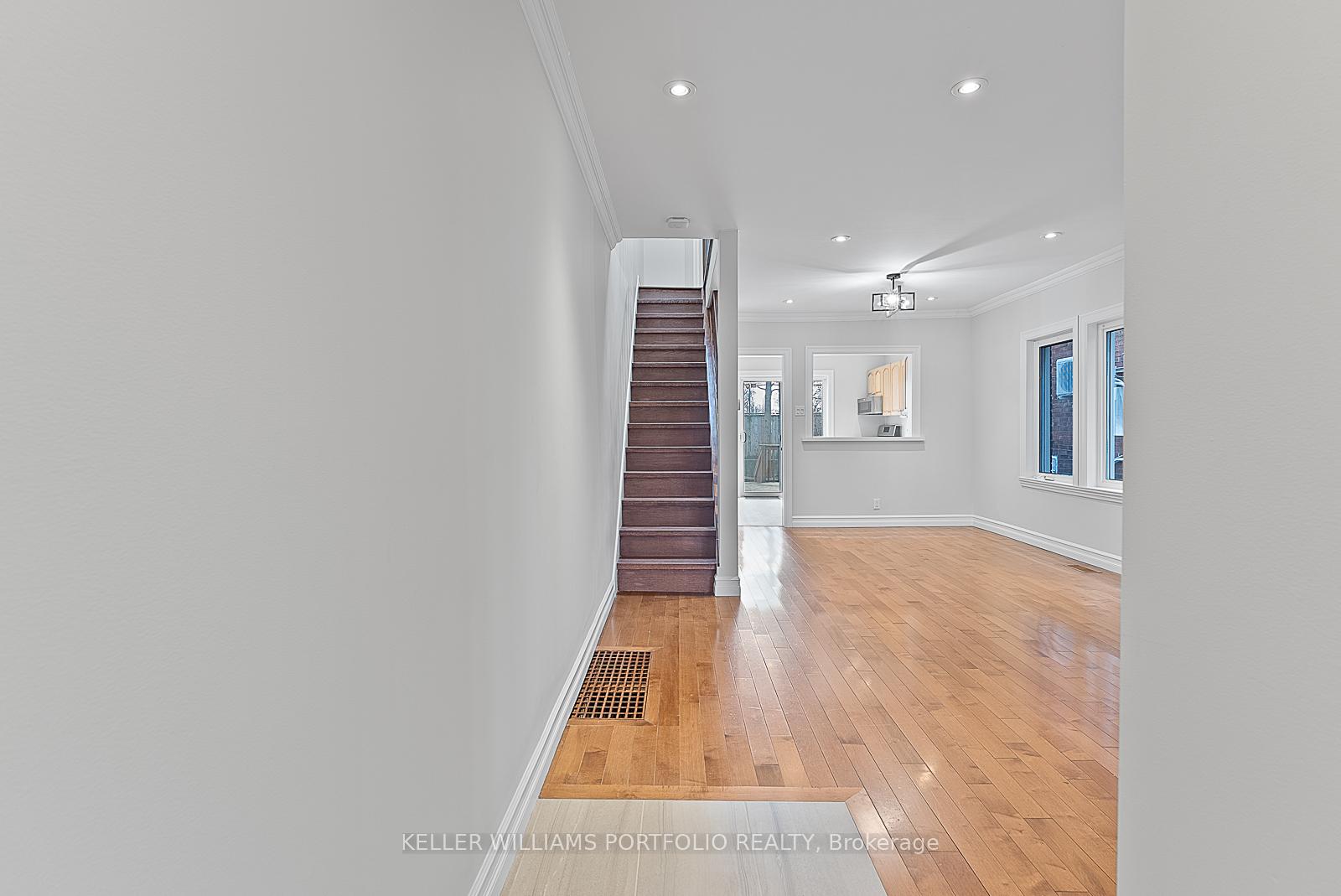 Photo 5 of 31 Kerr Road, Toronto, Greenwood-Coxwell — HOMEH