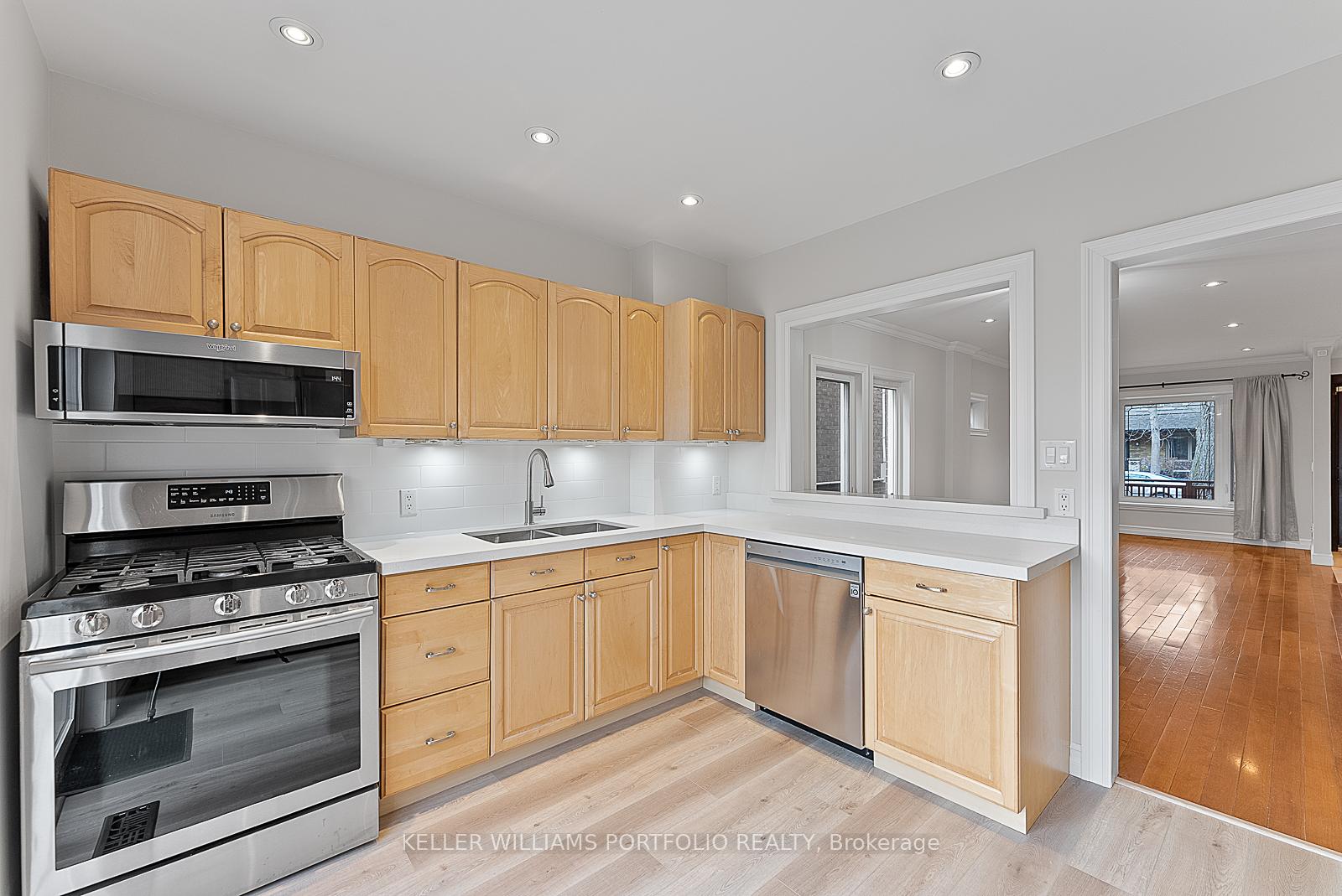 Photo 16 of 31 Kerr Road, Toronto, Greenwood-Coxwell — HOMEH