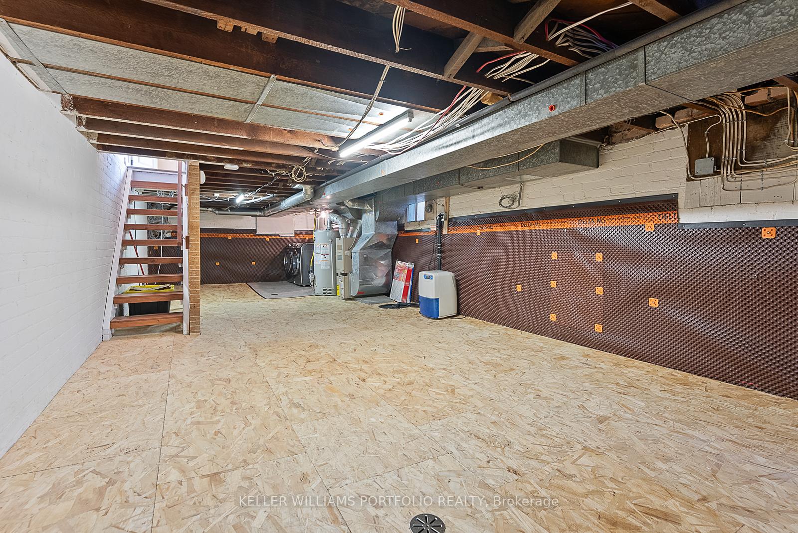Photo 32 of 31 Kerr Road, Toronto, Greenwood-Coxwell — HOMEH