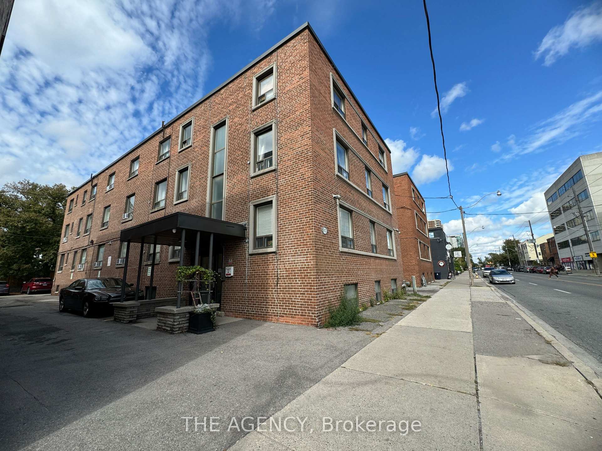 Front of Unit 103, 852 Broadview Avenue
