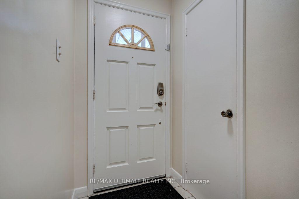 Photo 4 of 111 Rexleigh Drive, Toronto, O'Connor-Parkview — HOMEH