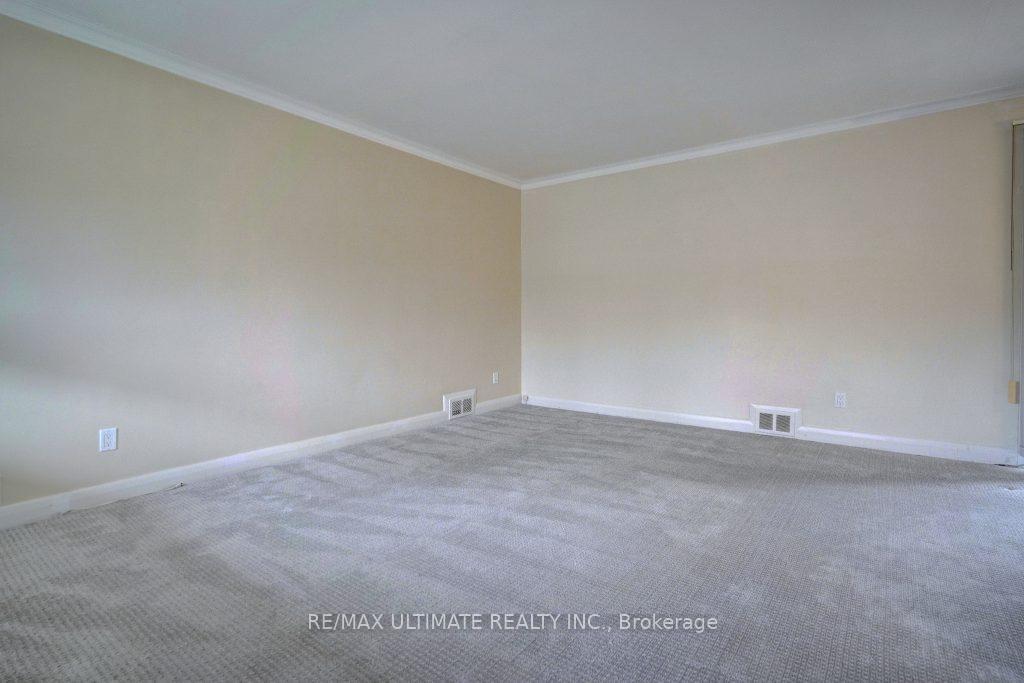 Photo 5 of 111 Rexleigh Drive, Toronto, O'Connor-Parkview — HOMEH