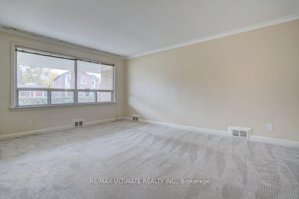 Photo 6 of 111 Rexleigh Drive, Toronto, O'Connor-Parkview — HOMEH