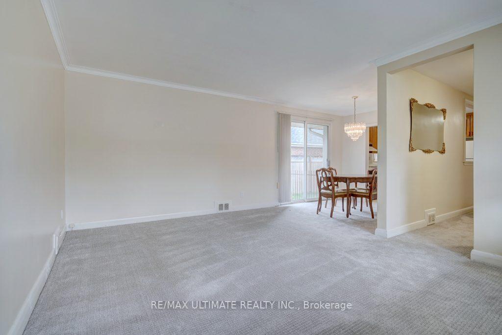 Photo 9 of 111 Rexleigh Drive, Toronto, O'Connor-Parkview — HOMEH