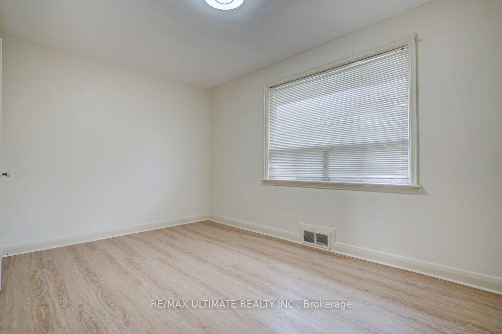 Photo 17 of 111 Rexleigh Drive, Toronto, O'Connor-Parkview — HOMEH