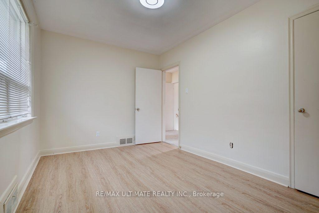 Photo 18 of 111 Rexleigh Drive, Toronto, O'Connor-Parkview — HOMEH