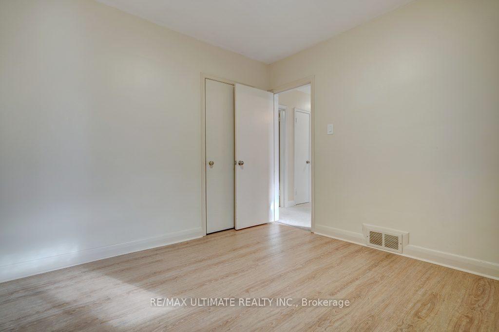 Photo 20 of 111 Rexleigh Drive, Toronto, O'Connor-Parkview — HOMEH