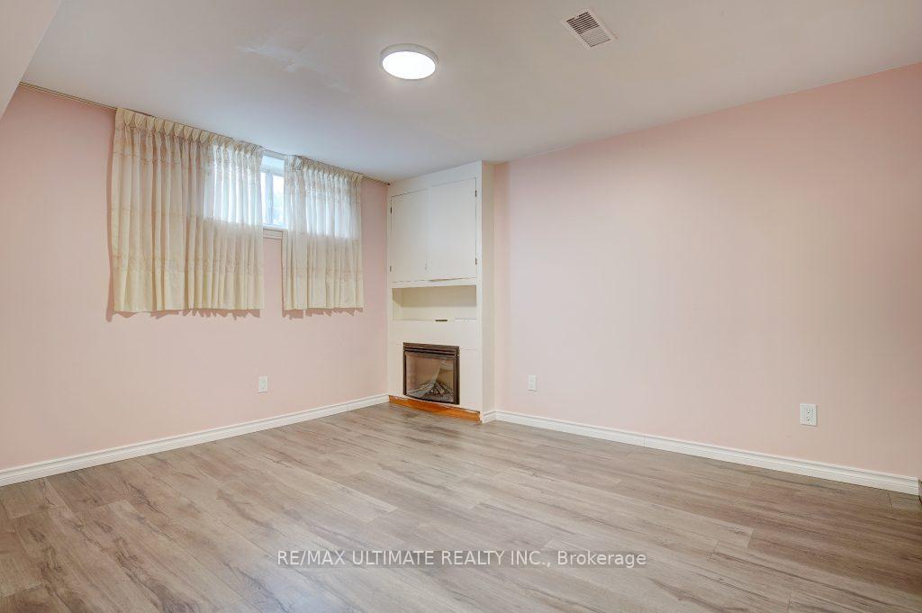 Photo 32 of 111 Rexleigh Drive, Toronto, O'Connor-Parkview — HOMEH