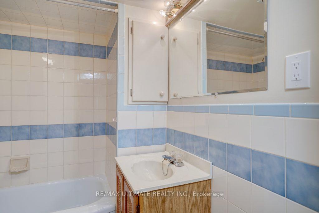Photo 34 of 111 Rexleigh Drive, Toronto, O'Connor-Parkview — HOMEH