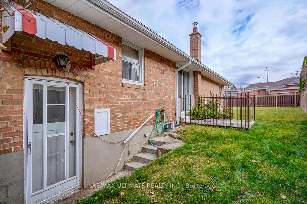 Photo 36 of 111 Rexleigh Drive, Toronto, O'Connor-Parkview — HOMEH