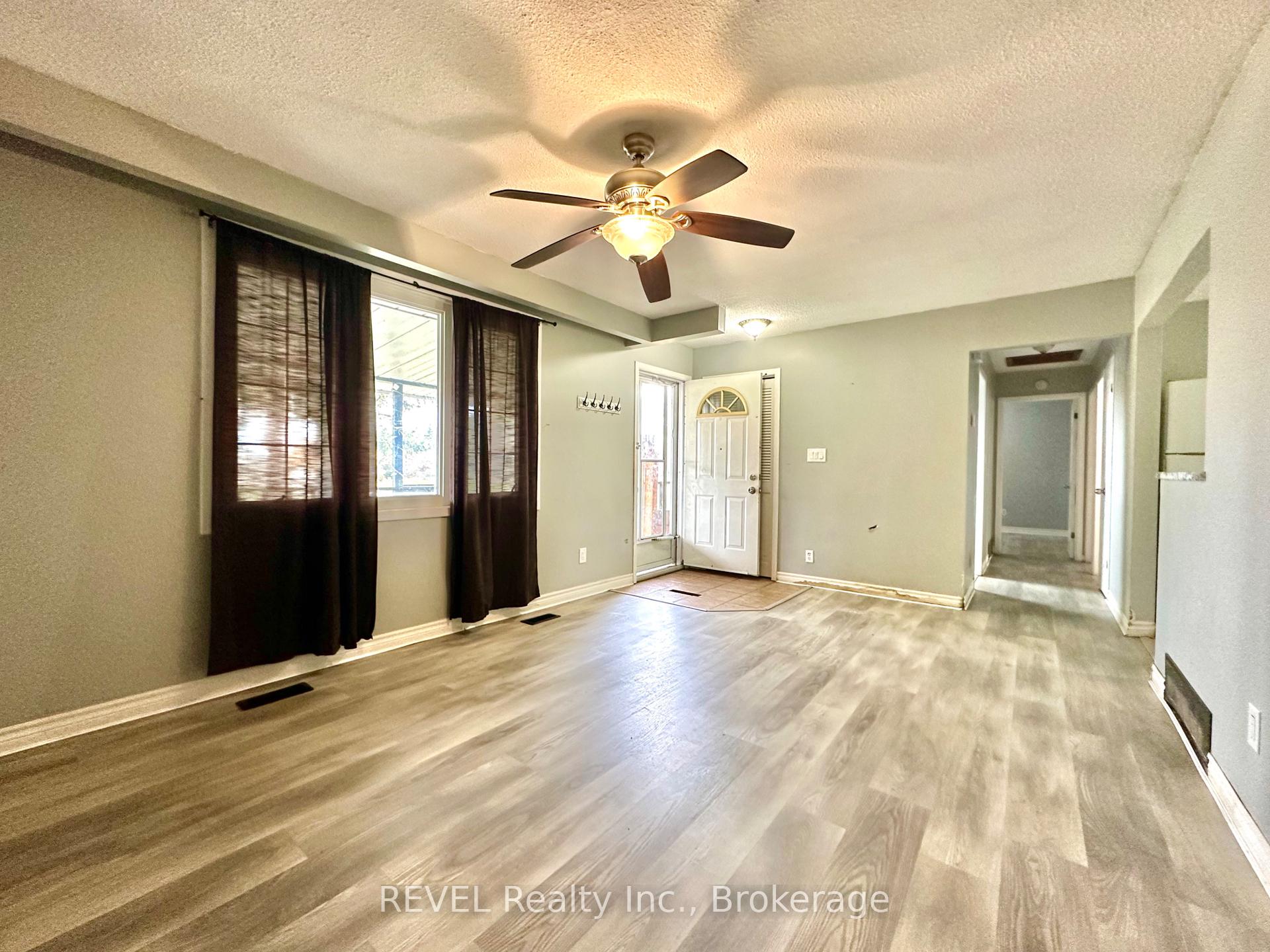 Photo 3 of 33 Deerfield Parkway, Thorold, Allanburg/Thorold South — HOMEH