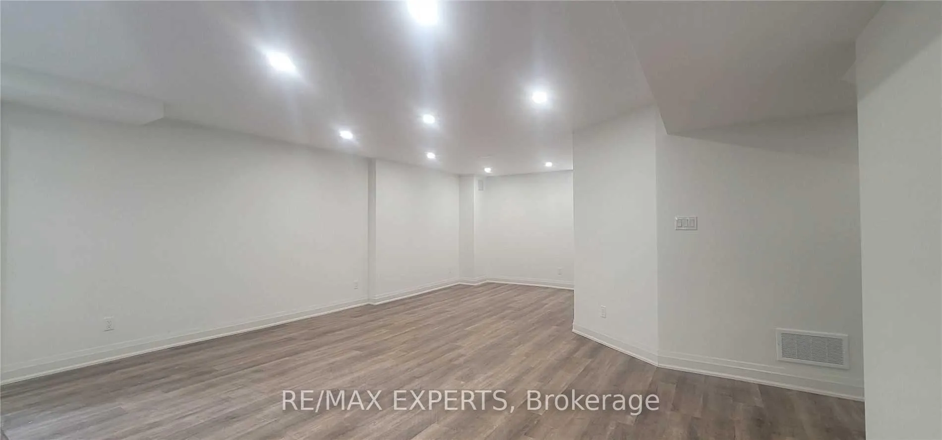 Photo 6 of Unit Bsmt, 159 Ross Vennare Crescent, Vaughan, Kleinburg — HOMEH