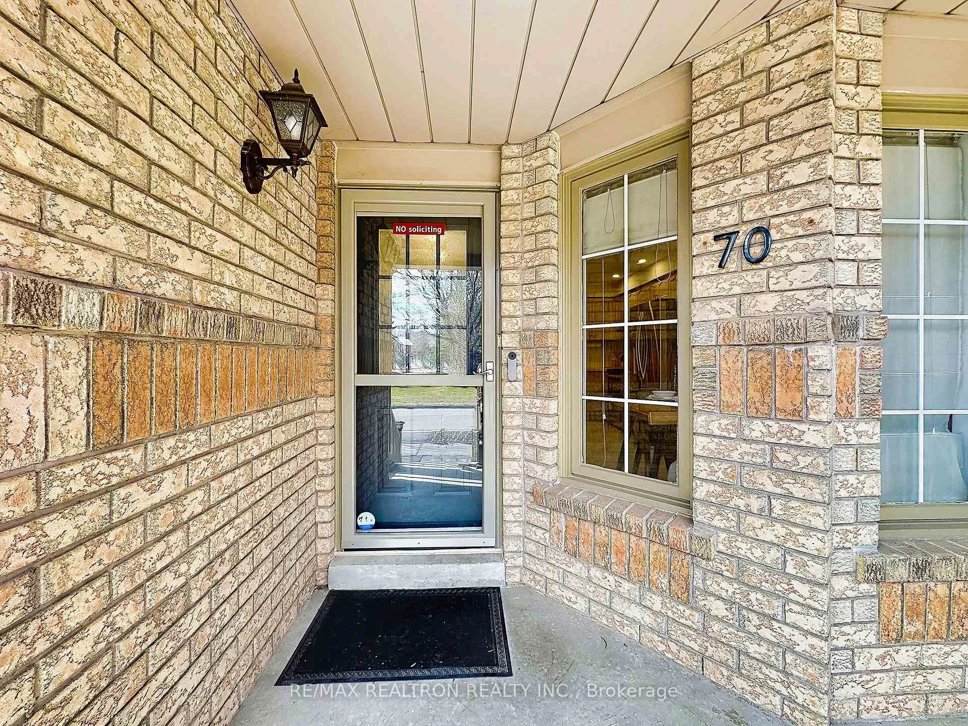 Photo 4 of 70 Bowler Street, Aurora, Bayview Wellington — HOMEH
