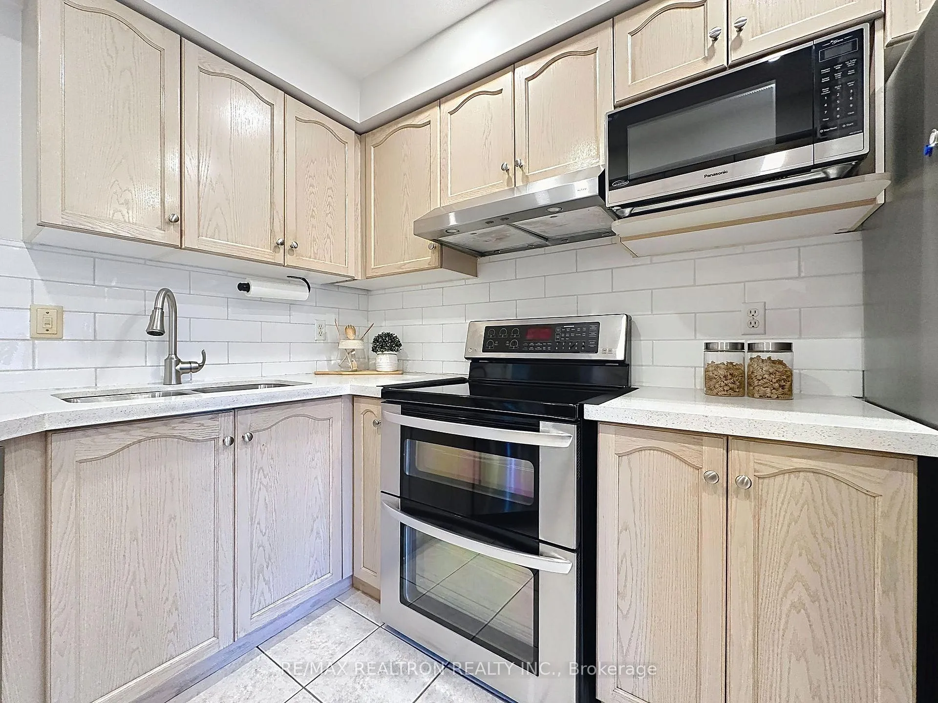 Photo 13 of 70 Bowler Street, Aurora, Bayview Wellington — HOMEH