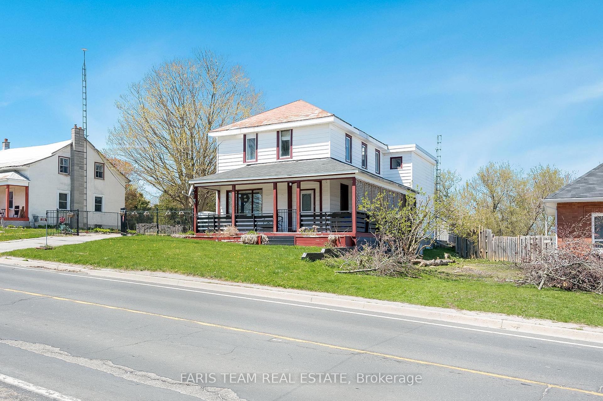 Front of 326 Lafontaine Road W