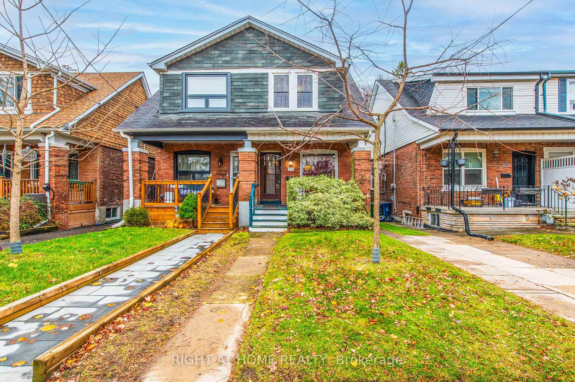 Front of 371 Milverton Boulevard