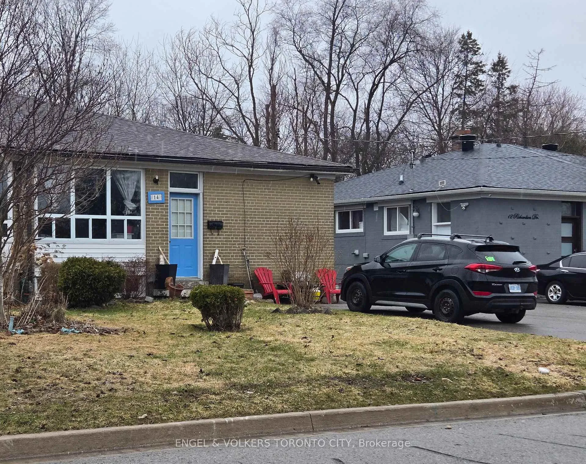 Photo 1 of Unit B, 14 Richardson Drive, Aurora, Aurora Highlands — HOMEH