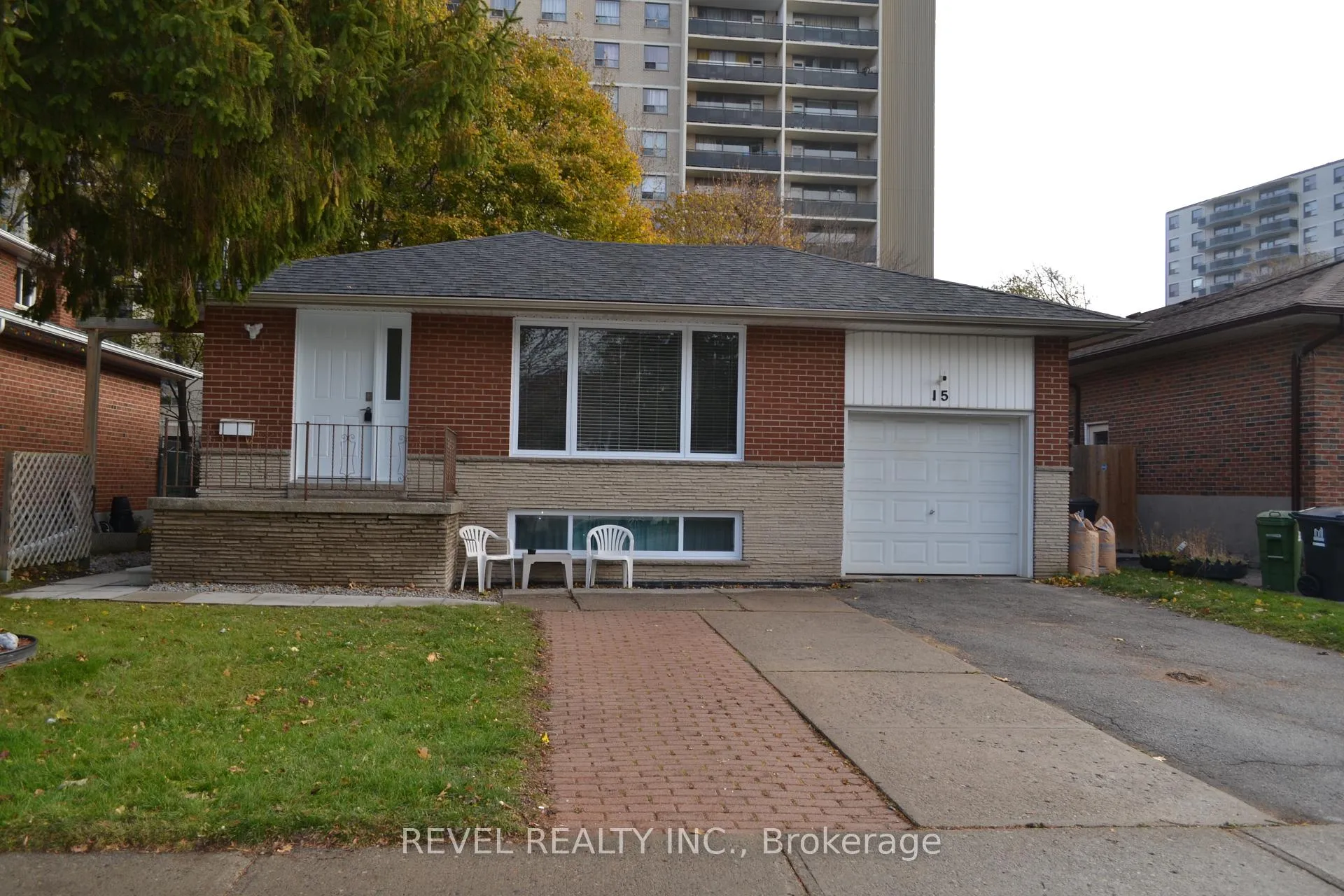 Front of 15 Cedar Brae Boulevard