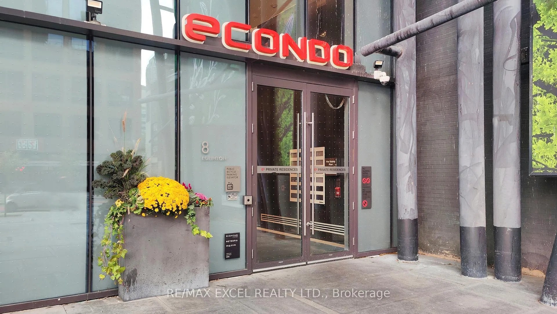 Photo 2 of Unit 2701, 8 Eglinton Avenue E, Toronto, Mount Pleasant West — HOMEH